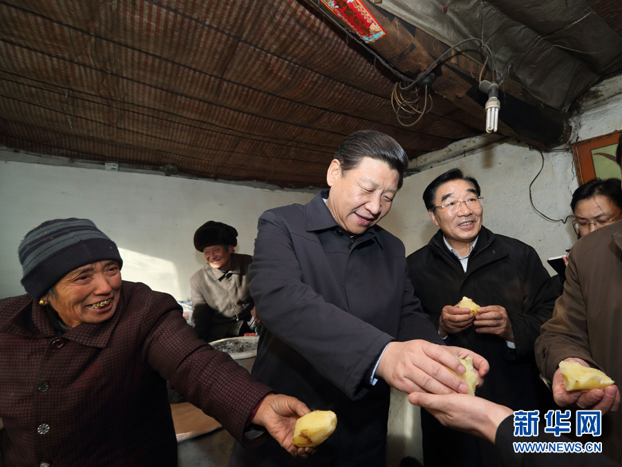 习近平在辽宁葫芦岛市看望慰问受灾群众